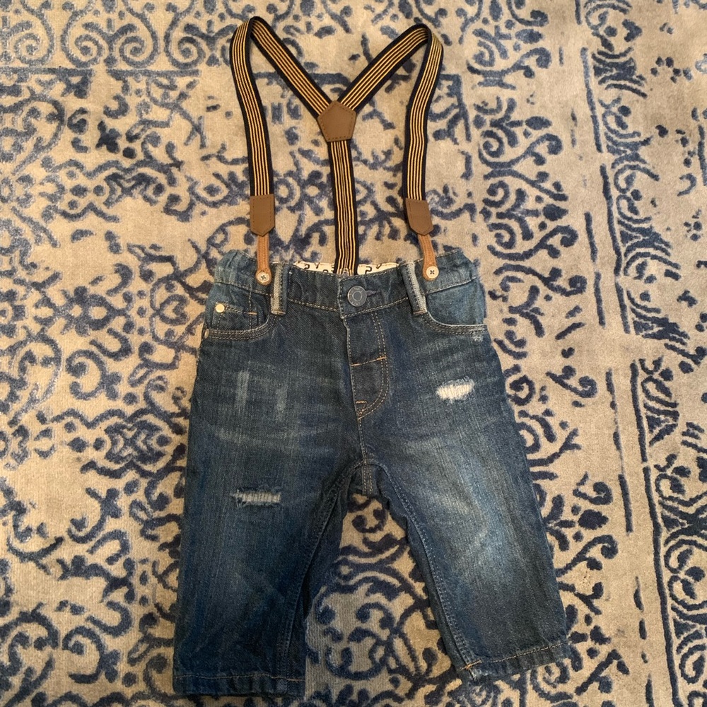H&M distressed jeans and suspenders
